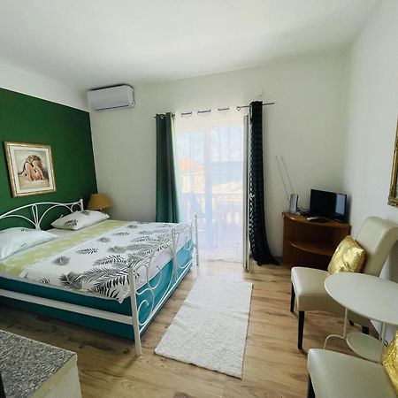 Apartments Esperanza Pašman エクステリア 写真