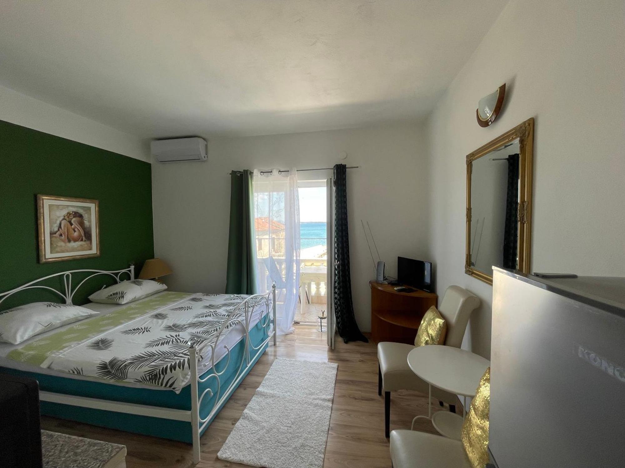 Apartments Esperanza Pašman エクステリア 写真